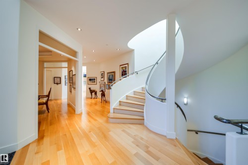 28 Riverside Crescent, Edmonton, AB - Indoor Photo Showing Other Room