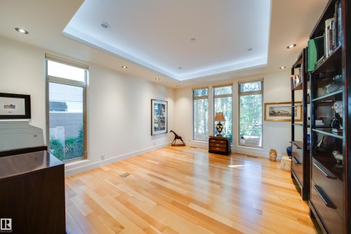 28 Riverside Crescent, Edmonton, AB - Indoor Photo Showing Other Room