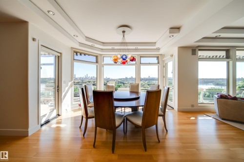 28 Riverside Crescent, Edmonton, AB - Indoor Photo Showing Other Room