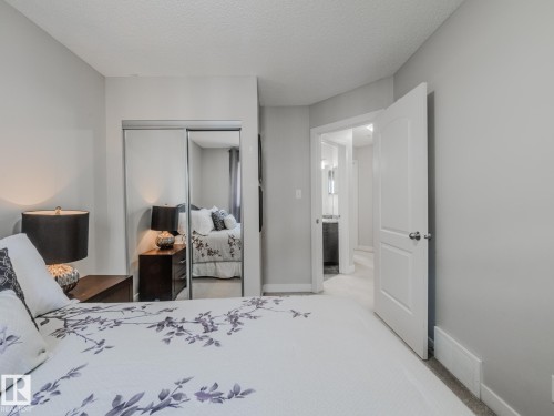 35 12004 22 Avenue, Edmonton, AB - Indoor Photo Showing Bedroom