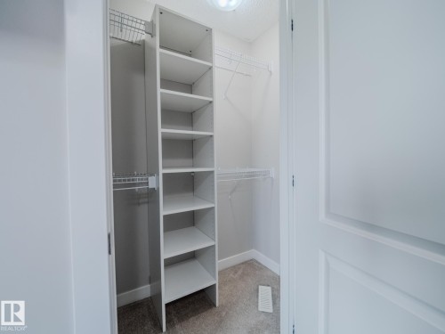 35 12004 22 Avenue, Edmonton, AB - Indoor Photo Showing Other Room