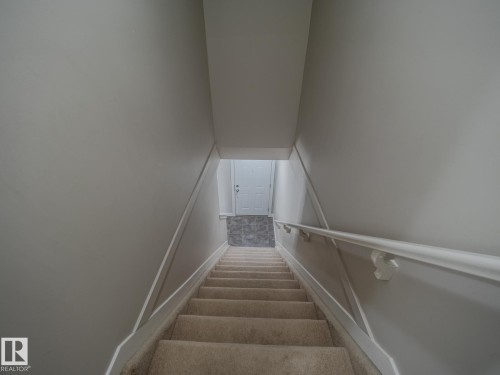 35 12004 22 Avenue, Edmonton, AB - Indoor Photo Showing Other Room