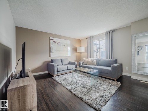 35 12004 22 Avenue, Edmonton, AB - Indoor Photo Showing Living Room