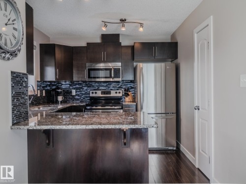 35 12004 22 Avenue, Edmonton, AB - Indoor Photo Showing Kitchen With Upgraded Kitchen