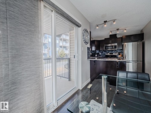 35 12004 22 Avenue, Edmonton, AB - Indoor Photo Showing Kitchen