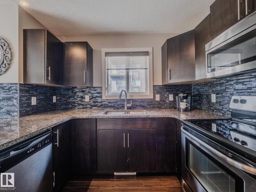 35 12004 22 Avenue, Edmonton, AB - Indoor Photo Showing Kitchen With Upgraded Kitchen