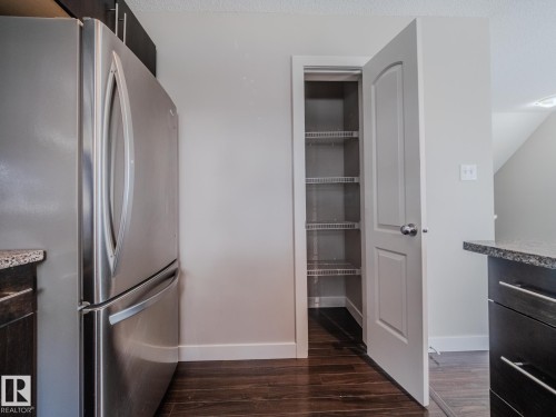 35 12004 22 Avenue, Edmonton, AB - Indoor Photo Showing Other Room