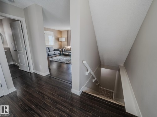 35 12004 22 Avenue, Edmonton, AB - Indoor Photo Showing Other Room