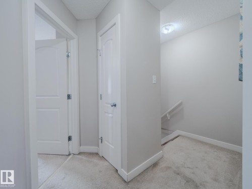 35 12004 22 Avenue, Edmonton, AB - Indoor Photo Showing Other Room