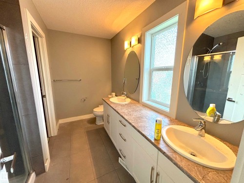 17615 77 Street, Edmonton, AB - Indoor Photo Showing Bathroom