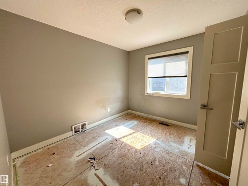17615 77 Street, Edmonton, AB - Indoor Photo Showing Other Room