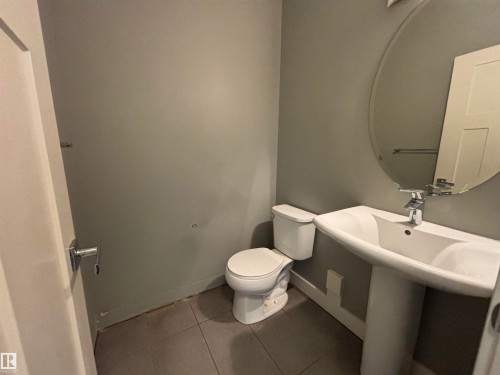 17615 77 Street, Edmonton, AB - Indoor Photo Showing Bathroom