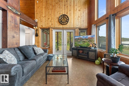 43123 Twp Rd 642A, Rural Bonnyville M.D., AB - Indoor Photo Showing Living Room