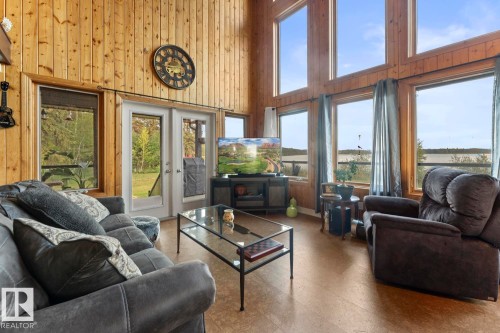 43123 Twp Rd 642A, Rural Bonnyville M.D., AB - Indoor Photo Showing Living Room