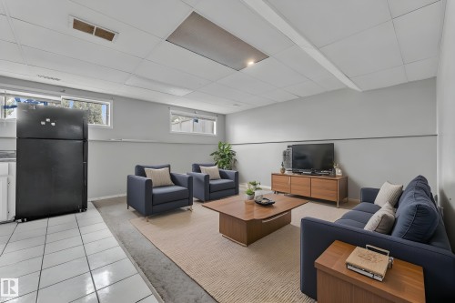 3516 19 Avenue, Edmonton, AB - Indoor