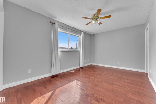 3516 19 Avenue, Edmonton, AB - Indoor Photo Showing Other Room