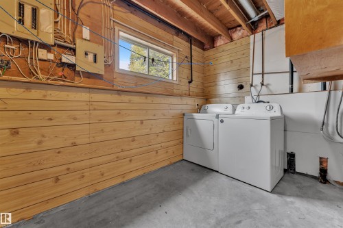 3516 19 Avenue, Edmonton, AB - Indoor Photo Showing Laundry Room