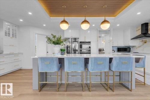 138 Twin Brooks Cove, Edmonton, AB - Indoor Photo Showing Kitchen With Upgraded Kitchen