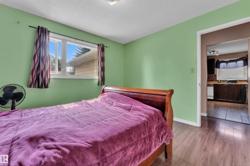 3520 19 Avenue, Edmonton, AB - Indoor Photo Showing Bedroom