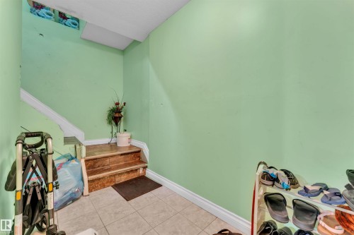 3520 19 Avenue, Edmonton, AB - Indoor Photo Showing Other Room