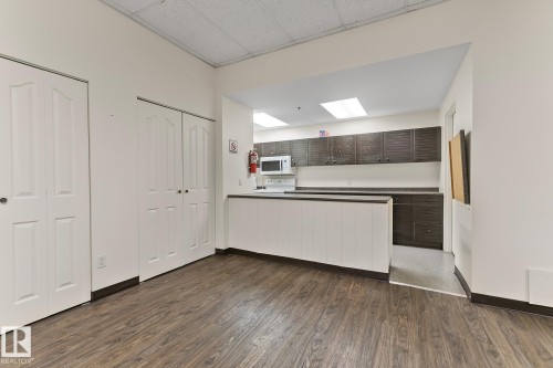 1910 10149 Saskatchewan Drive, Edmonton, AB - Indoor Photo Showing Kitchen