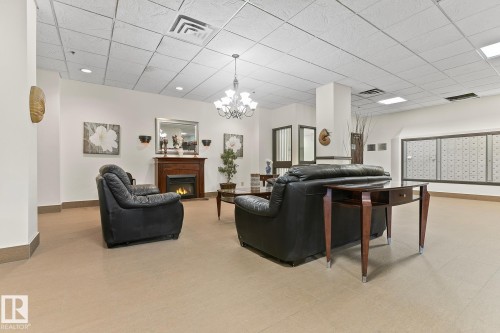1910 10149 Saskatchewan Drive, Edmonton, AB - Indoor Photo Showing Other Room
