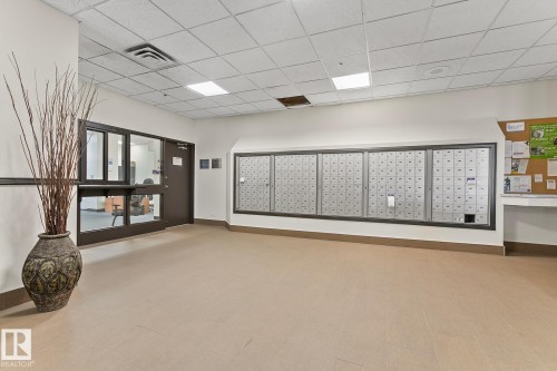 1910 10149 Saskatchewan Drive, Edmonton, AB - Indoor Photo Showing Other Room