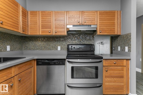 1910 10149 Saskatchewan Drive, Edmonton, AB - Indoor Photo Showing Kitchen