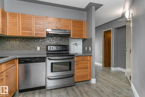 1910 10149 Saskatchewan Drive, Edmonton, AB - Indoor Photo Showing Kitchen