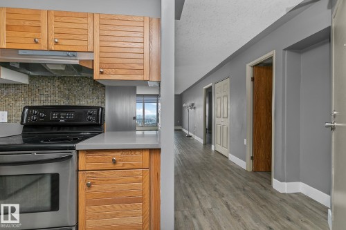 1910 10149 Saskatchewan Drive, Edmonton, AB - Indoor Photo Showing Kitchen