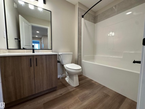 55 Sereno Lane, Fort Saskatchewan, AB - Indoor Photo Showing Bathroom