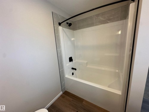 55 Sereno Lane, Fort Saskatchewan, AB - Indoor Photo Showing Bathroom