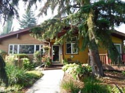 5704 144 Street  Edmonton, AB T6H 4H4