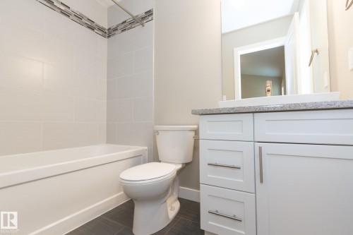 12504 119 Avenue, Edmonton, AB - Indoor Photo Showing Bathroom
