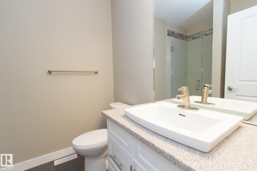 12504 119 Avenue, Edmonton, AB - Indoor Photo Showing Bathroom
