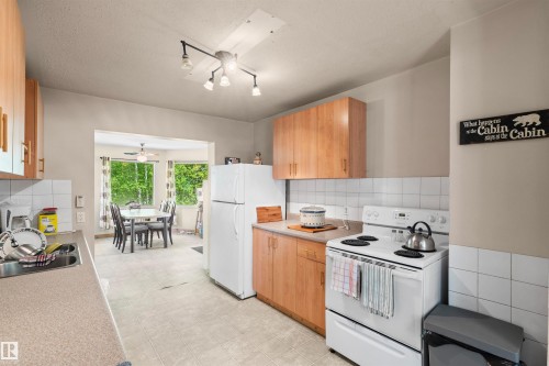 5081 4 Street, Rural Lac Ste. Anne County, AB - Indoor Photo Showing Kitchen