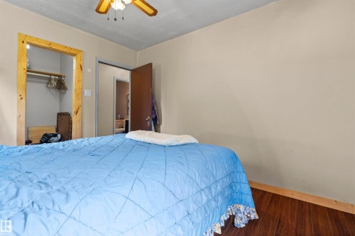 5081 4 Street, Rural Lac Ste. Anne County, AB - Indoor Photo Showing Bedroom