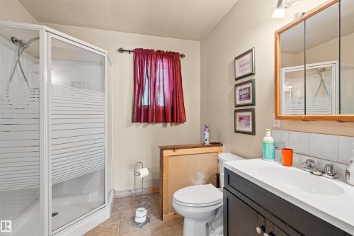 5081 4 Street, Rural Lac Ste. Anne County, AB - Indoor Photo Showing Bathroom