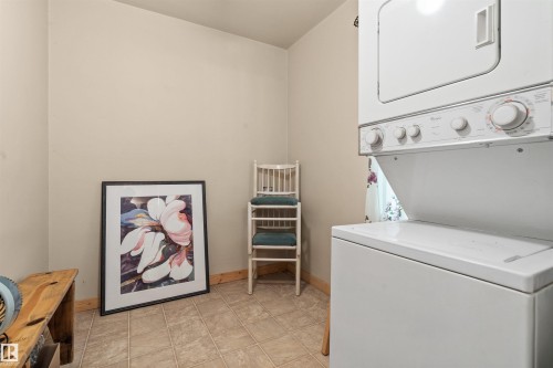 5081 4 Street, Rural Lac Ste. Anne County, AB - Indoor Photo Showing Laundry Room
