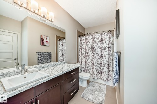 327 508 Griesbach Parade, Edmonton, AB - Indoor Photo Showing Bathroom