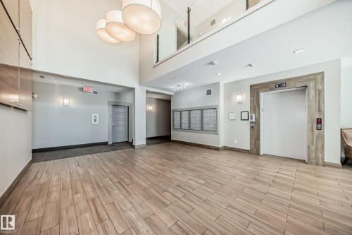 327 508 Griesbach Parade, Edmonton, AB - Indoor Photo Showing Other Room