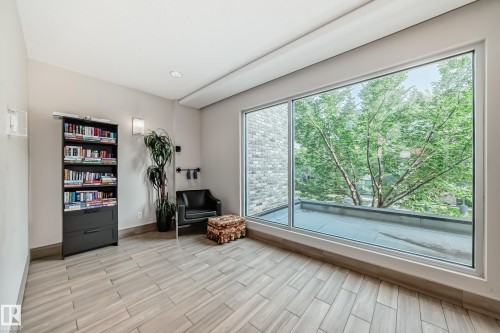 327 508 Griesbach Parade, Edmonton, AB - Indoor Photo Showing Other Room