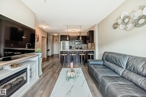 327 508 Griesbach Parade, Edmonton, AB - Indoor Photo Showing Other Room