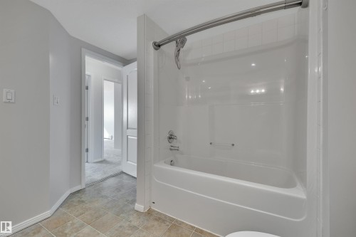 331 592 Hooke Road, Edmonton, AB - Indoor Photo Showing Bathroom