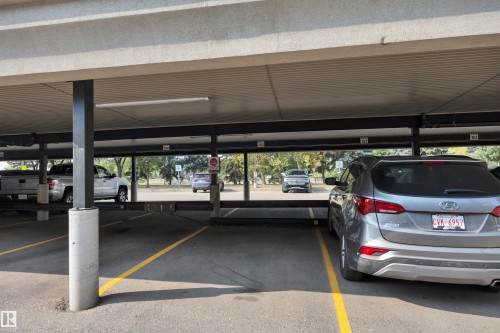 331 592 Hooke Road, Edmonton, AB - Indoor Photo Showing Garage