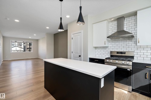 7143 52 Avenue  Beaumont, AB T4X 2Z8