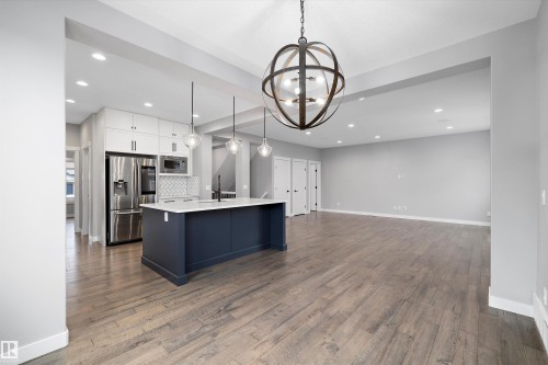 4229 Veterans Way, Edmonton, AB - Indoor Photo Showing Kitchen With Upgraded Kitchen