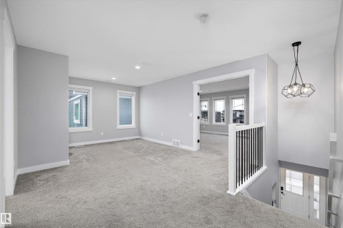 4229 Veterans Way, Edmonton, AB - Indoor Photo Showing Other Room