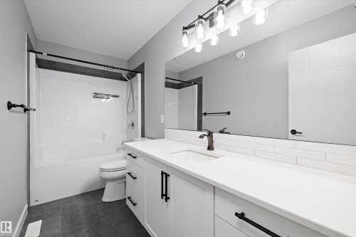 4229 Veterans Way, Edmonton, AB - Indoor Photo Showing Bathroom