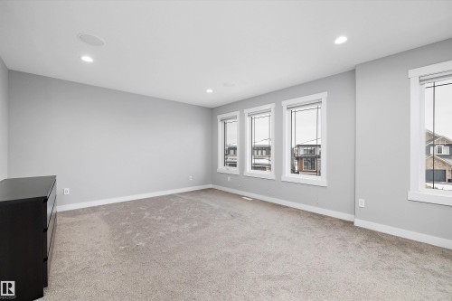 4229 Veterans Way, Edmonton, AB - Indoor Photo Showing Other Room